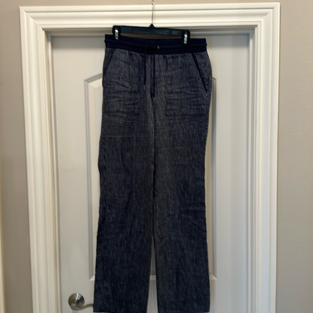 Athleta Wide Leg Linen pants. Size 8T. Navy striped. EUC.